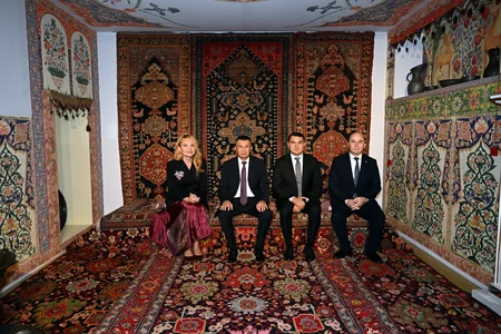 Adil Kərimli Tacikistanın Baş naziri ilə Milli Xalça Muzeyini ziyarət edib