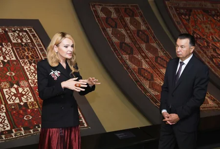 Adil Kərimli Tacikistanın Baş naziri ilə Milli Xalça Muzeyini ziyarət edib